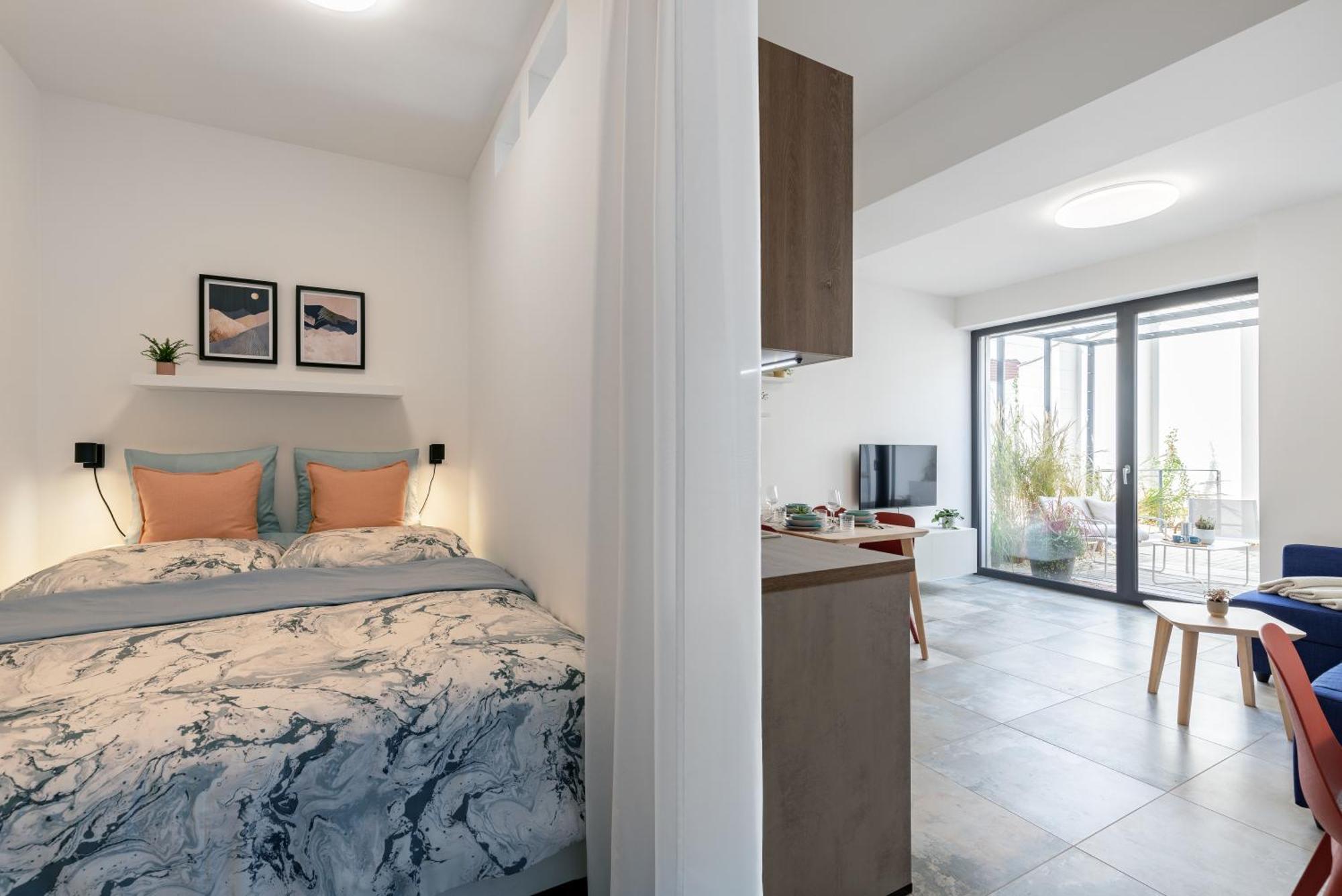 Fully Equipped Apartments With Terraces, Free Garage Parking, Netflix & Ac - By Apartmany Slapanice Cz Exterior foto