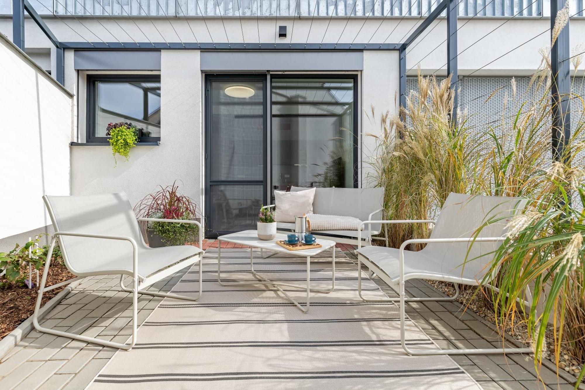 Fully Equipped Apartments With Terraces, Free Garage Parking, Netflix & Ac - By Apartmany Slapanice Cz Exterior foto